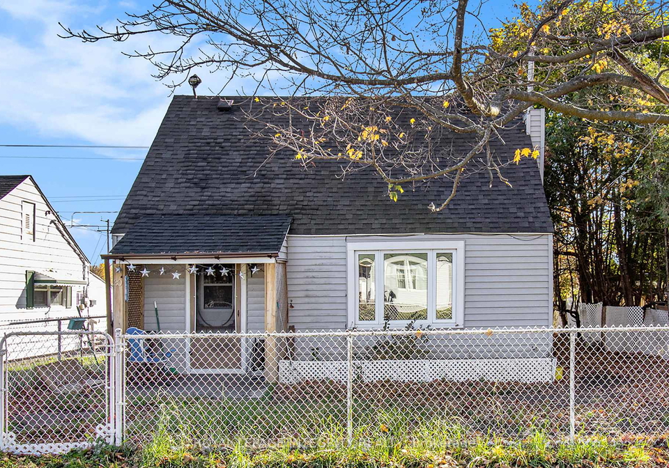 30-churchill-crescent-smiths-falls-ontario-x12485645