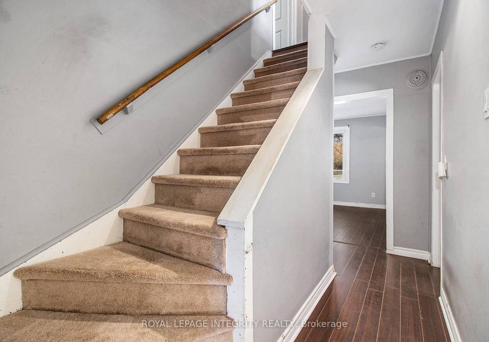 30-churchill-crescent-smiths-falls-ontario-x12485645