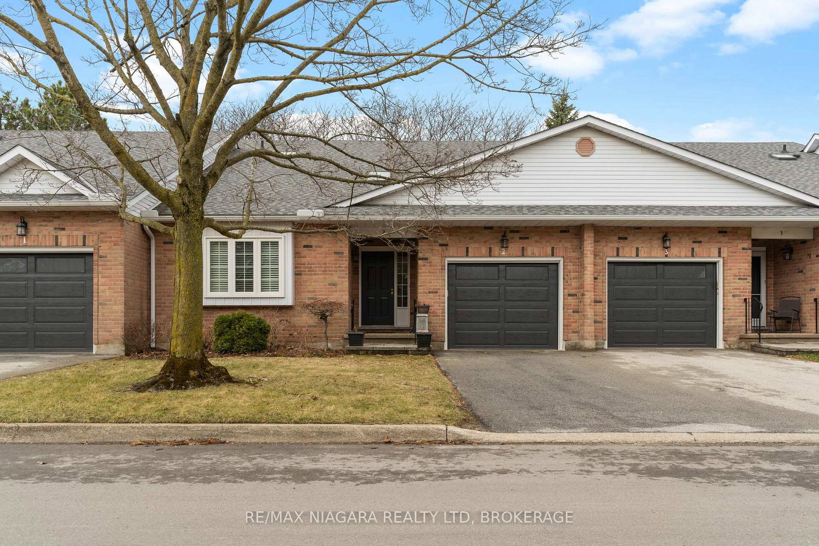 10-elderwood-drive-st-catharines-ontario-x12485816