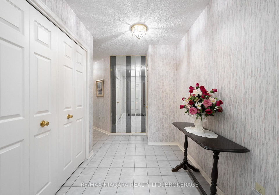 10-elderwood-drive-st-catharines-ontario-x12485816
