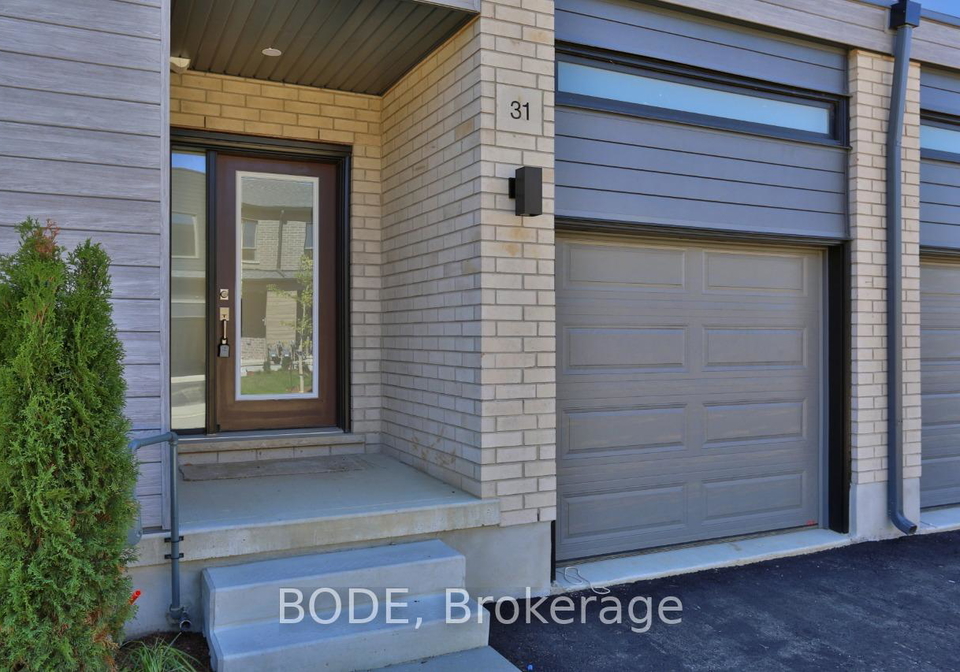 31-oak-forest-common-n-cambridge-ontario-x12486042