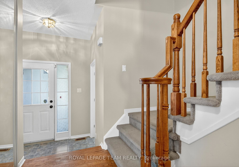 24-hemlo-crescent-kanata-ontario-x12486315