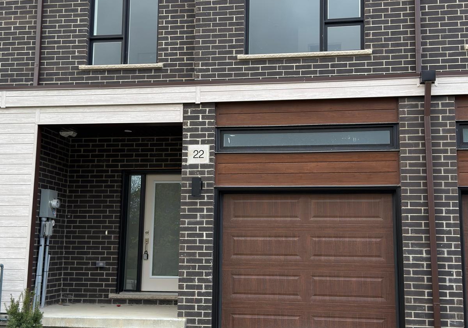 20-oak-forest-common-cambridge-ontario-x12486387
