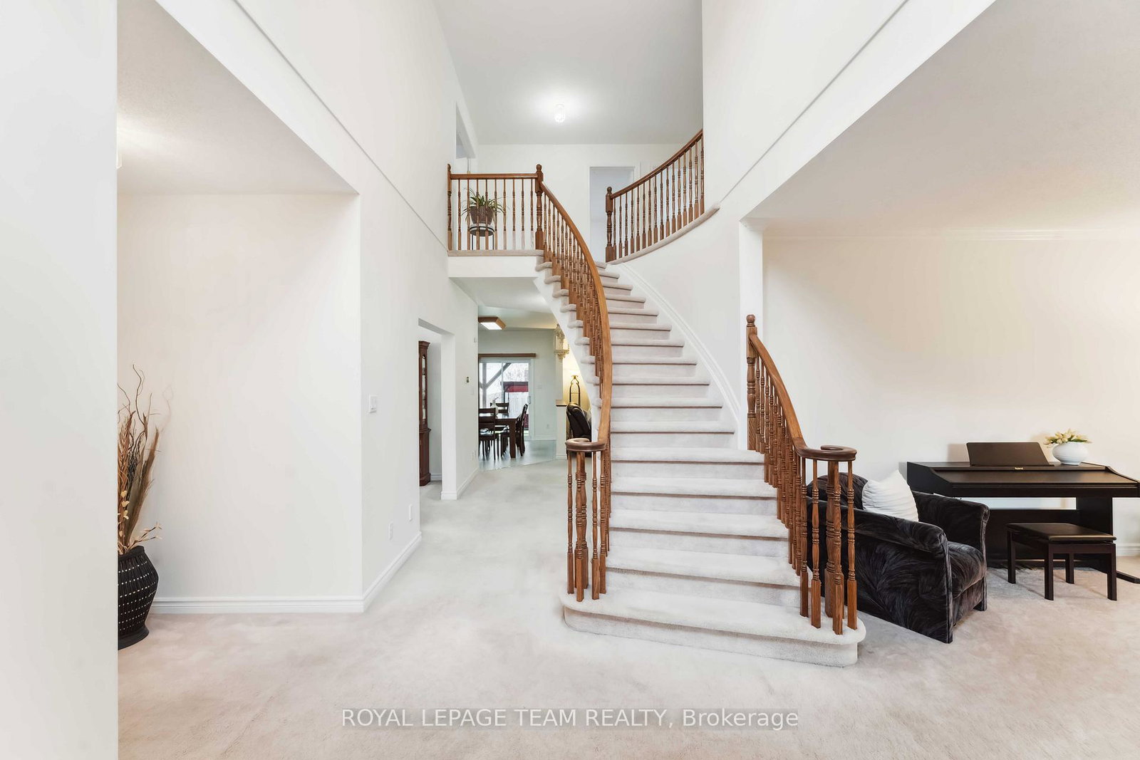 39-vermont-avenue-ottawa-ontario-x12487052