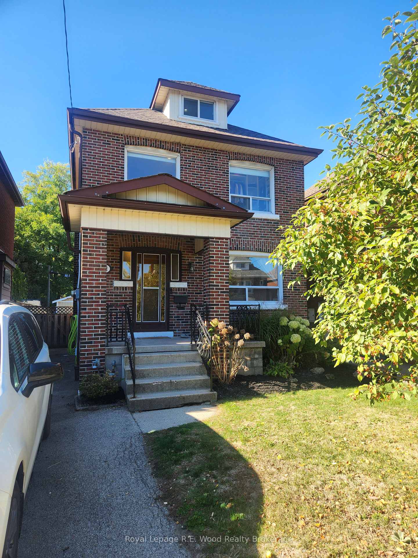 252-graham-avenue-s-hamilton-ontario-x12487364