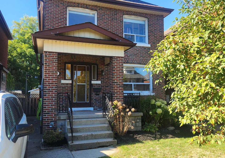 252-graham-avenue-s-hamilton-ontario-x12487364