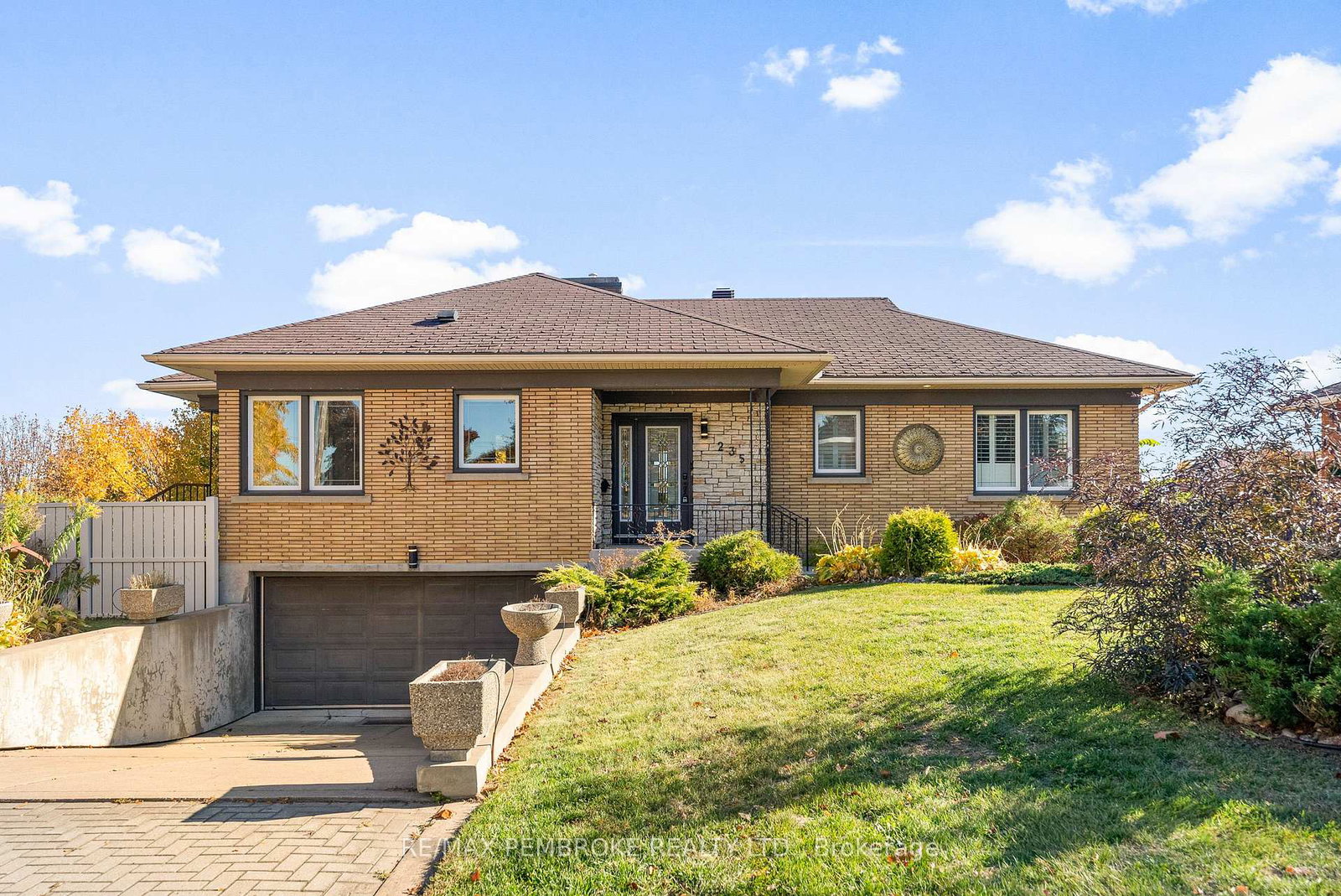 325-broadview-drive-pembroke-ontario-x12487455