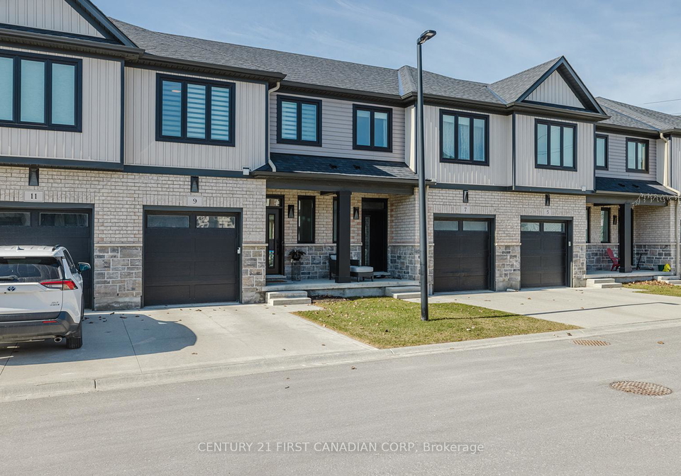 601-lions-park-drive-strathroycaradoc-strathroy-caradoc-ontario-x12487559