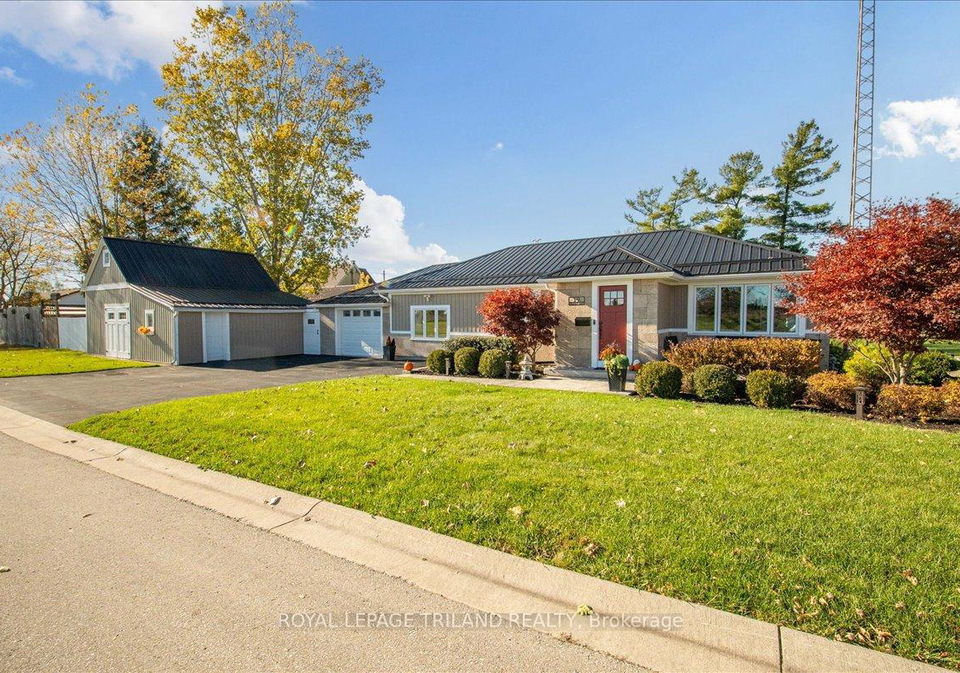19-front-avenue-southwest-middlesex-ontario-x12487719
