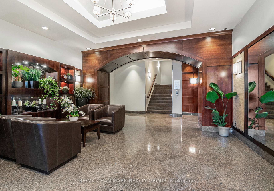 200-besserer-street-lower-town-sandy-hill-ottawa-ontario-x12487766