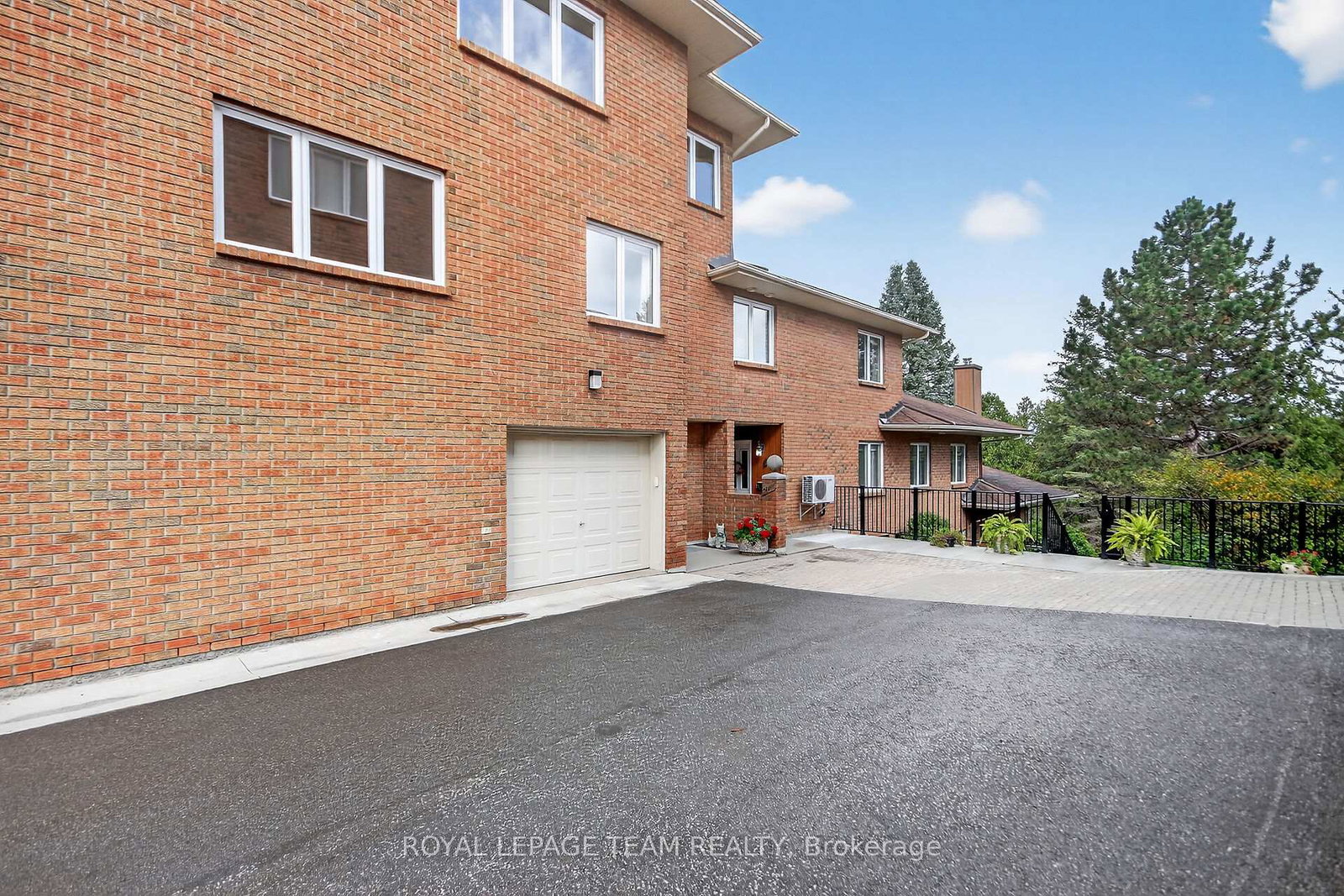 206-stratas-court-kanata-ontario-x12488406
