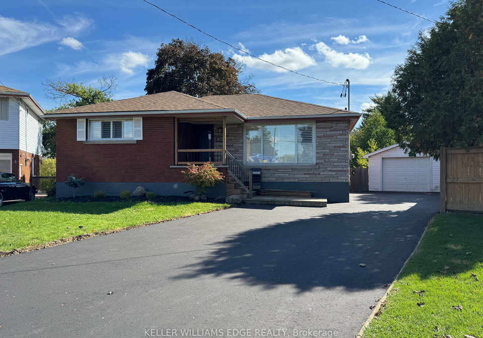 16-doreen-court-hamilton-ontario-x12488518