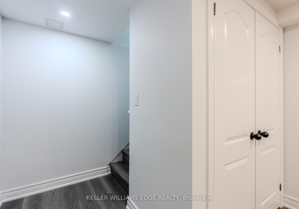 16-doreen-court-hamilton-ontario-x12488518