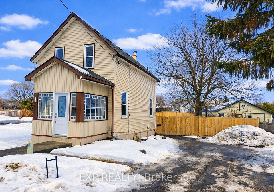 95-main-street-e-mississippi-mills-ontario-x12489082