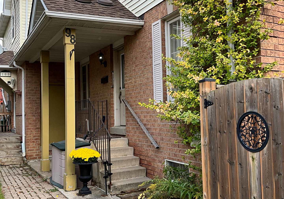 98-fellowes-crescent-hamilton-ontario-x12489134