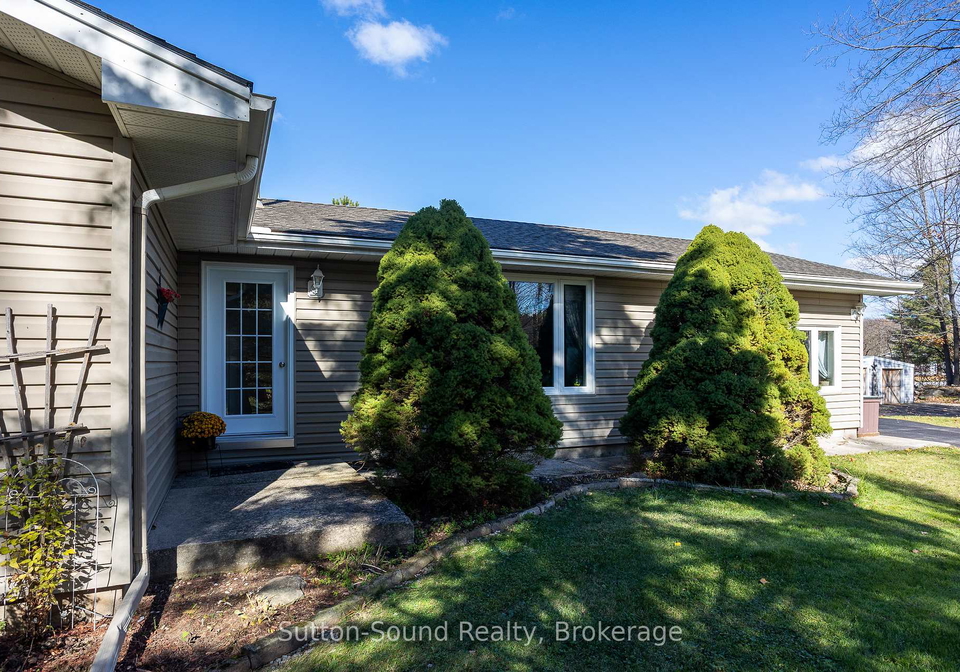 143659-15-side-road-e-meaford-ontario-x12489570