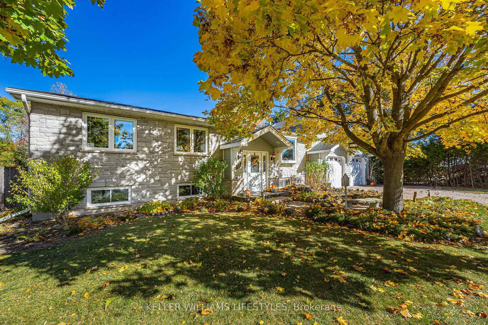 11-hawthorn-crescent-north-middlesex-ontario-x12489772