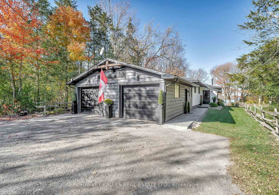 12130-loyalist-parkway-prince-edward-county-ontario-x12491884