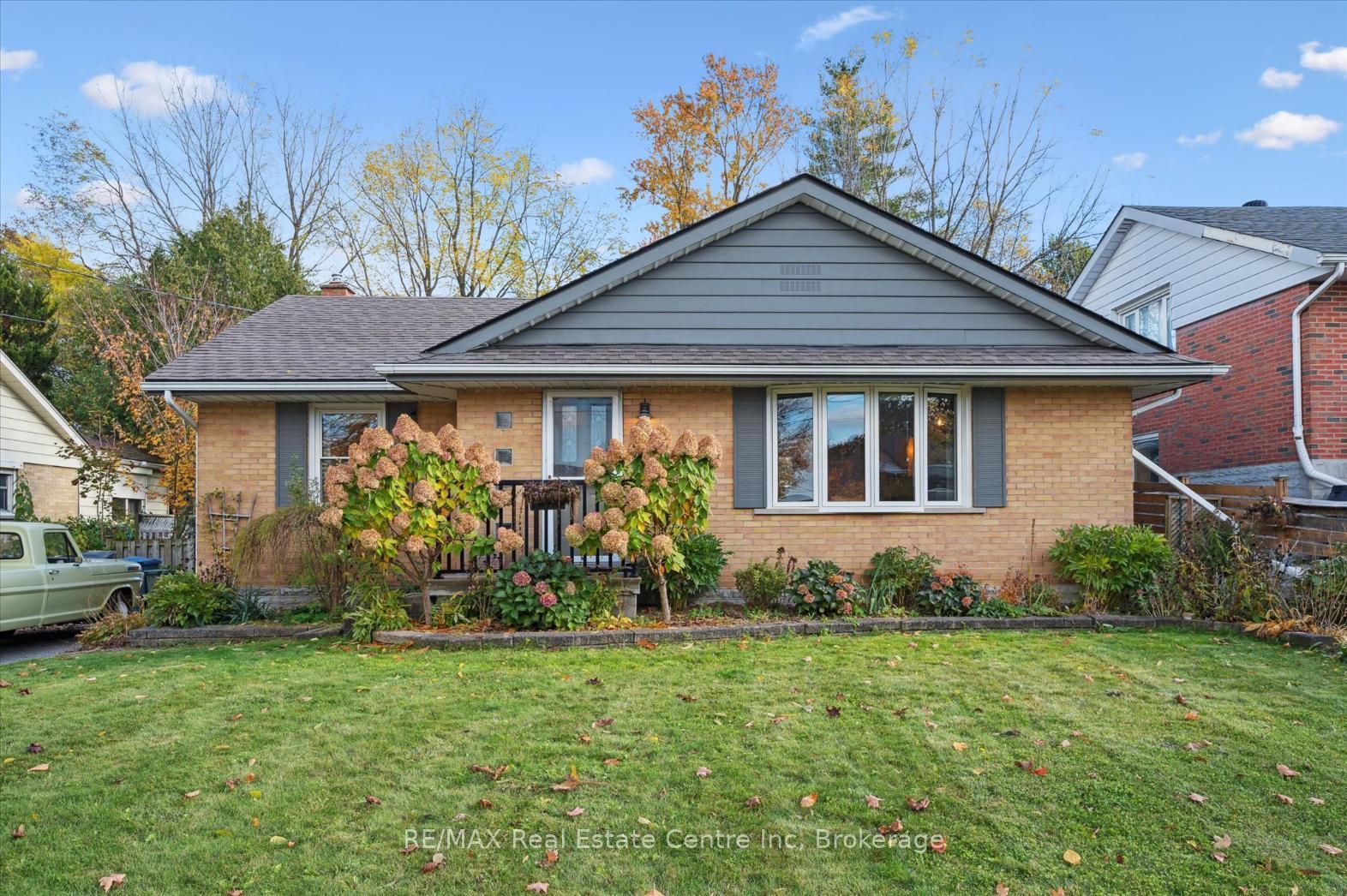 19-cadillac-drive-guelph-ontario-x12492468