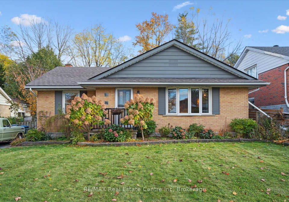 19-cadillac-drive-guelph-ontario-x12492468