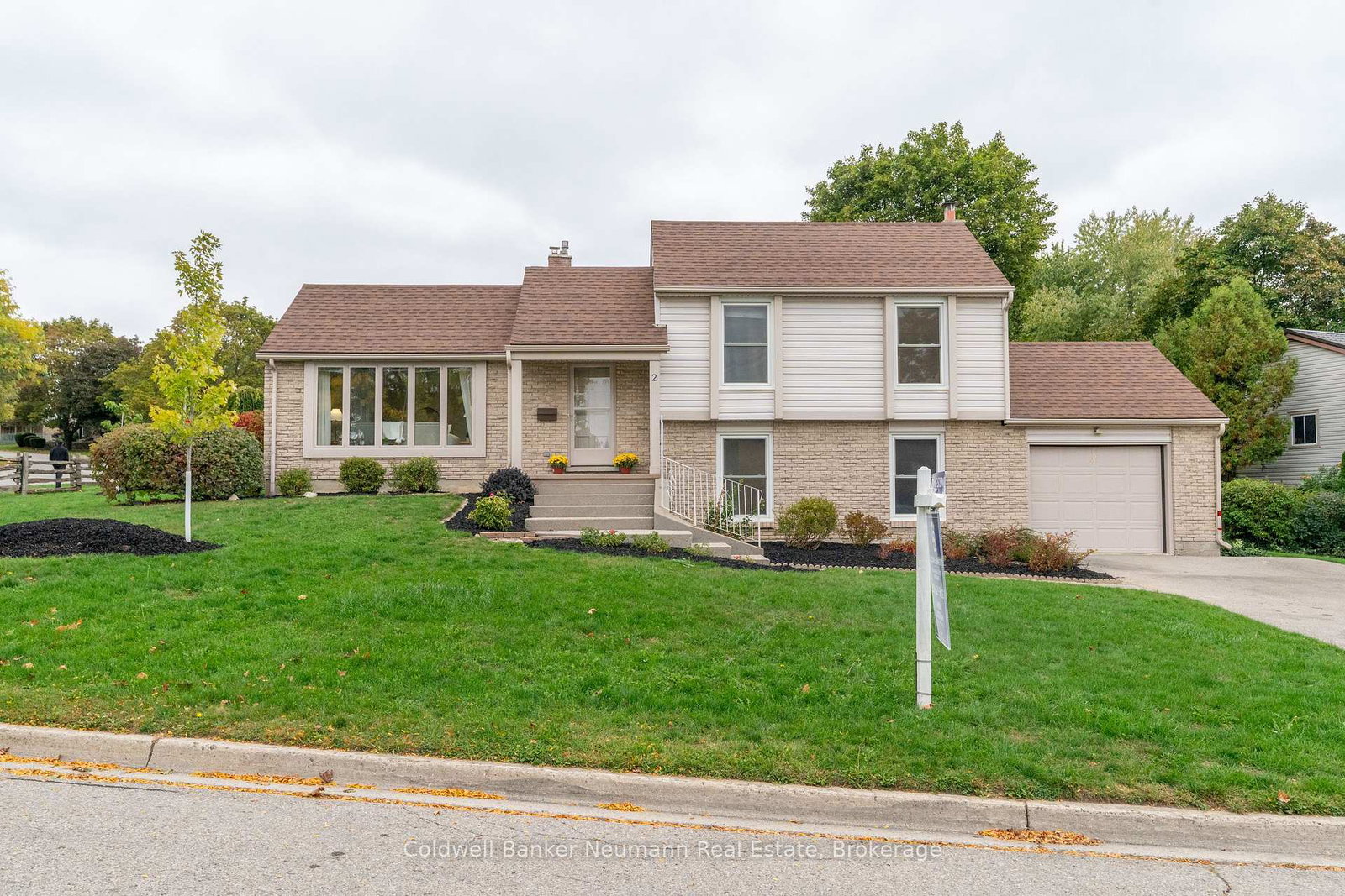 2-lisa-lane-guelph-ontario-x12492788