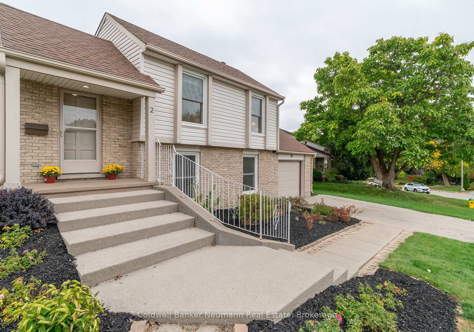 2-lisa-lane-guelph-ontario-x12492788