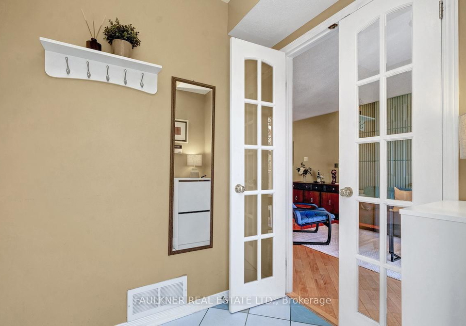 393-bell-street-s-ottawa-ontario-x12492804