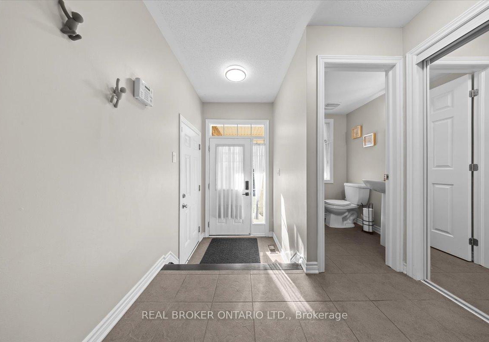 504-broadleaf-street-ottawa-ontario-x12492998