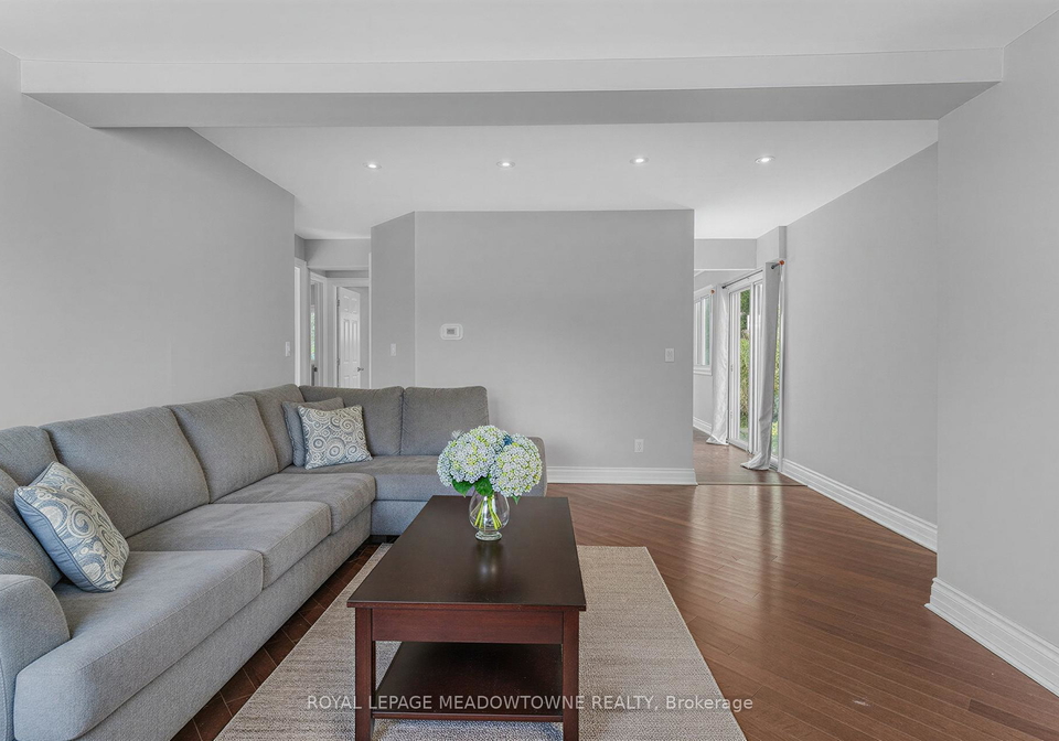 1583-merrittville-highway-thorold-ontario-x12496066