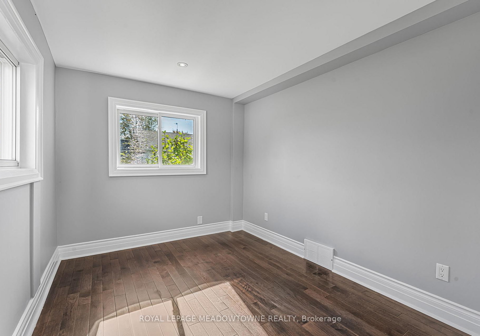 1583-merrittville-highway-thorold-ontario-x12496066