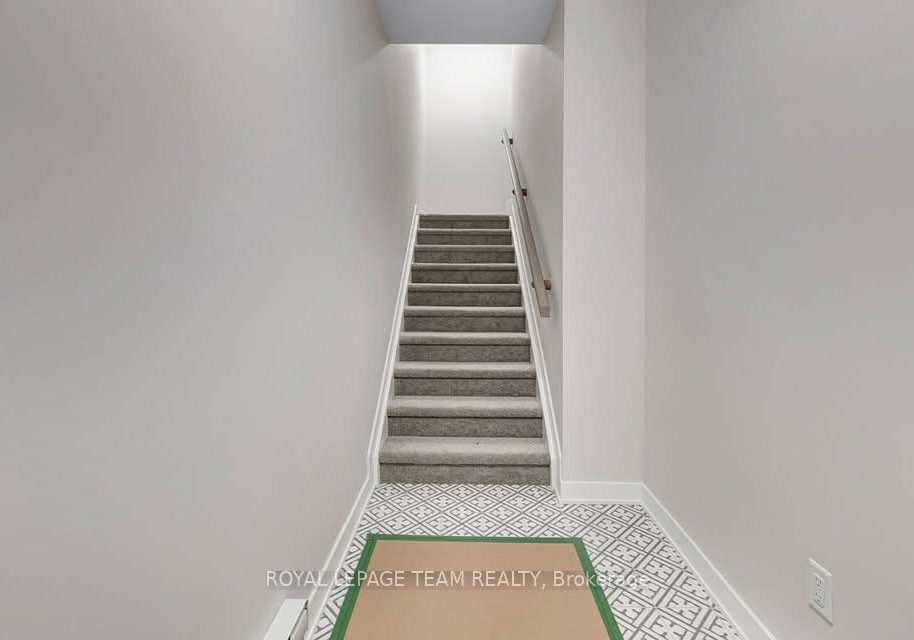 736-mishi-private-ottawa-ontario-x12496100