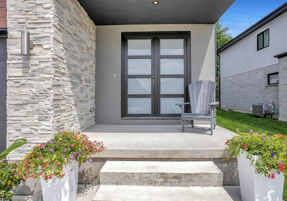 2208-red-thorne-avenue-london-south-ontario-x12496366