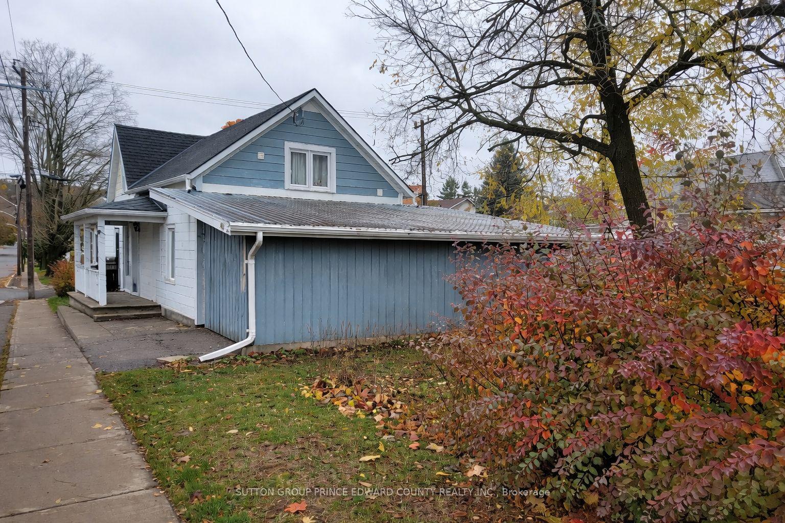 11-low-street-prince-edward-county-ontario-x12496534