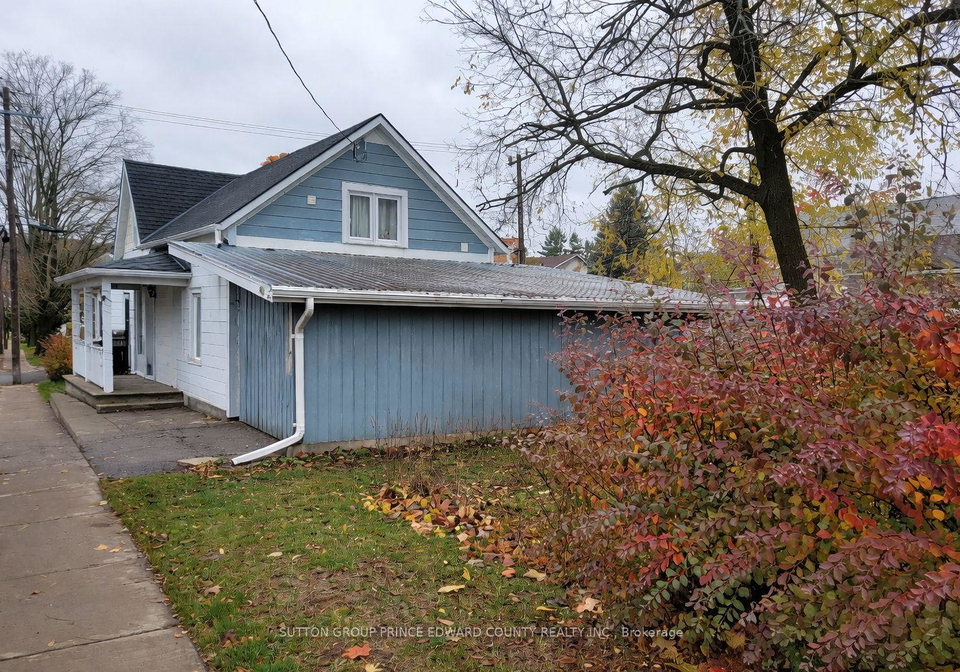 11-low-street-prince-edward-county-ontario-x12496534