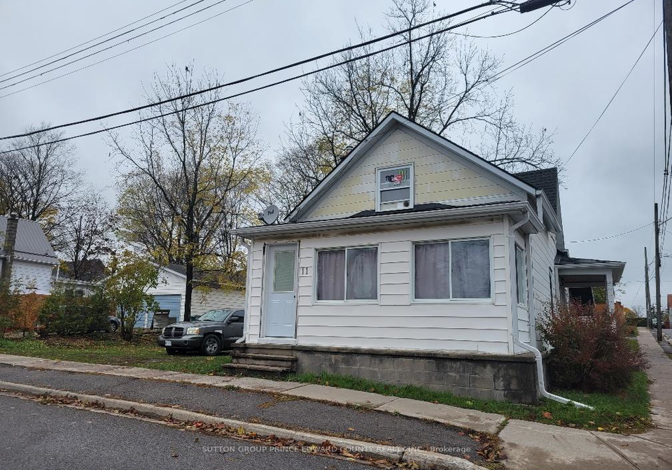 11-low-street-prince-edward-county-ontario-x12496534