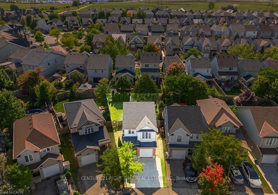 525-chablis-drive-e-waterloo-ontario-x12497100