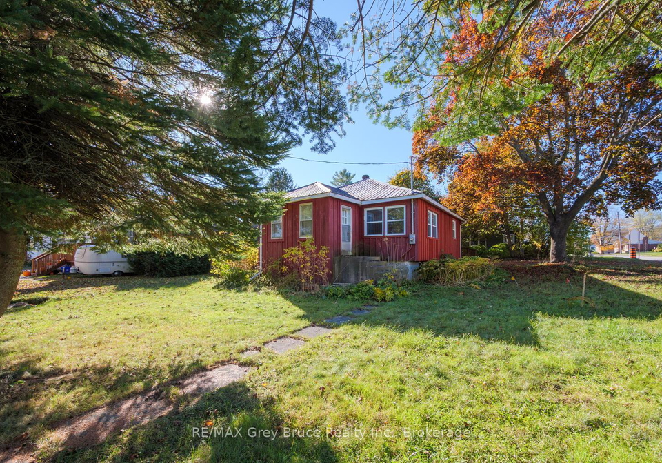 682-gould-street-south-bruce-peninsula-ontario-x12497344