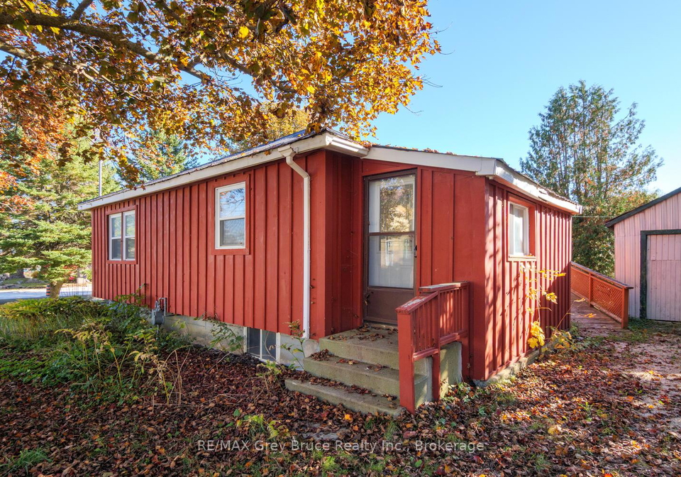 682-gould-street-south-bruce-peninsula-ontario-x12497344
