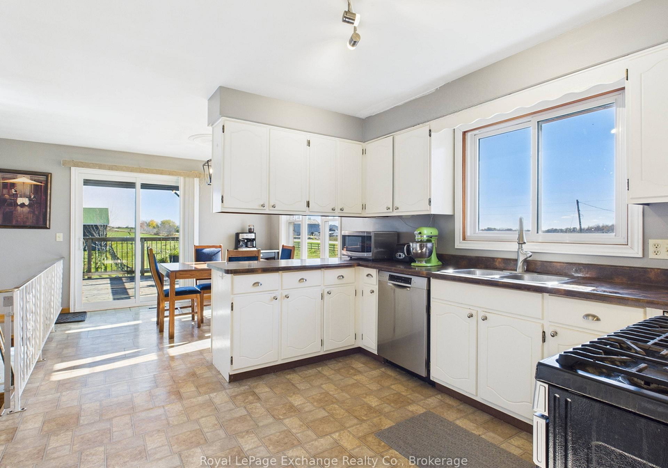 1372-12-concession-huron-kinloss-ontario-x12497480