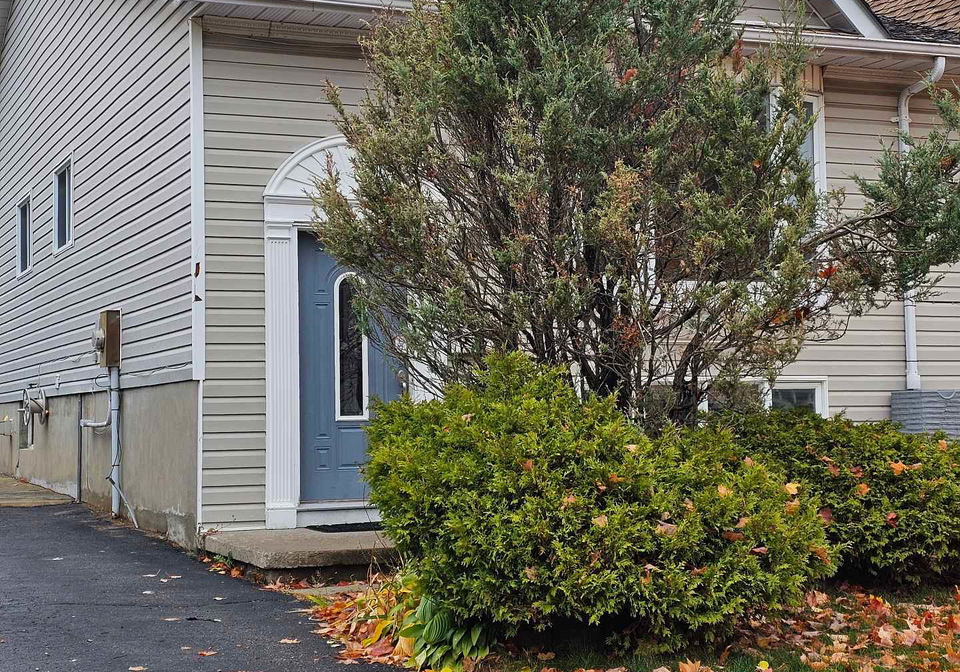 915-warburton-crescent-kingston-ontario-x12497610