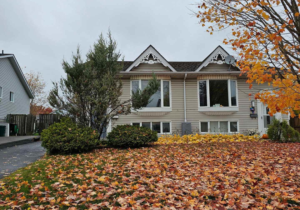 915-warburton-crescent-kingston-ontario-x12497610