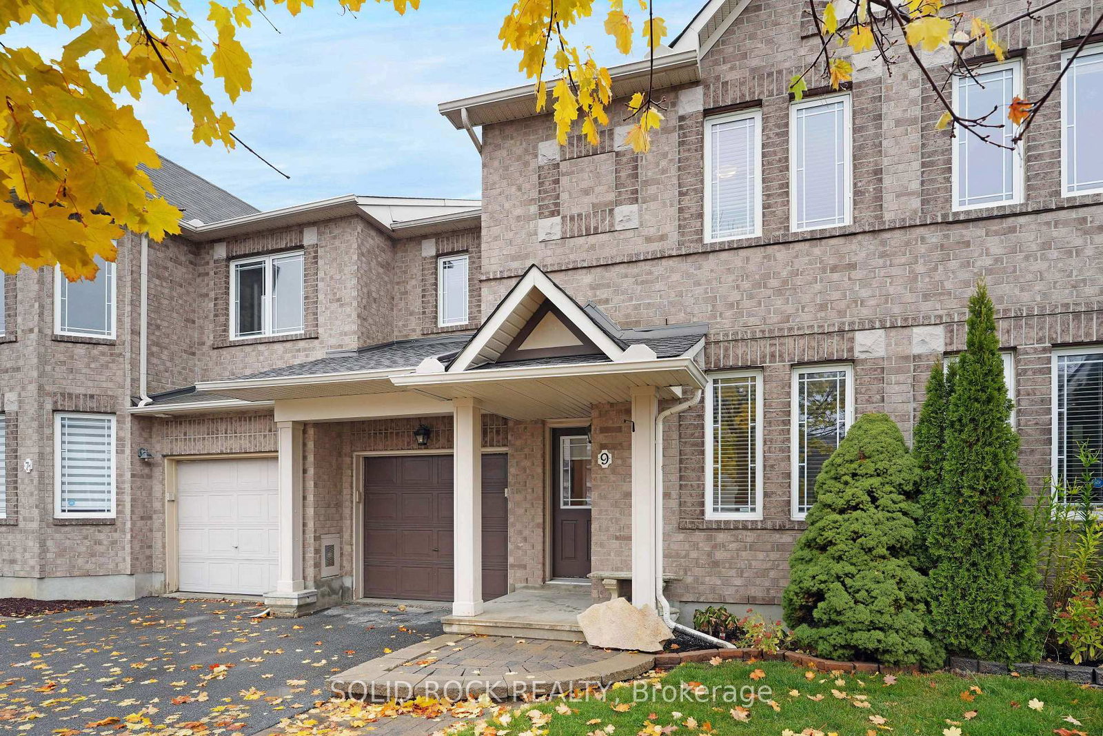 9-stoneleigh-street-ottawa-ontario-x12499442