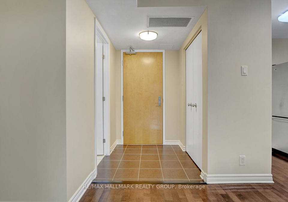 200-lett-street-ottawa-ontario-x12499620