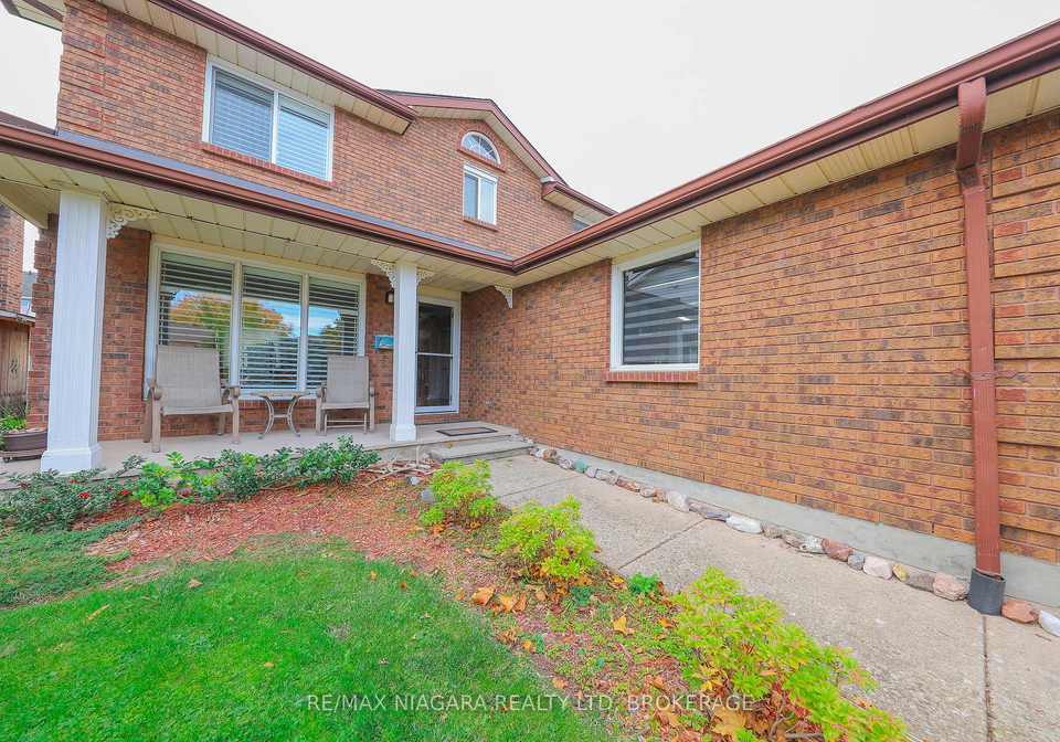 19-elderwood-drive-st-catharines-ontario-x12502336