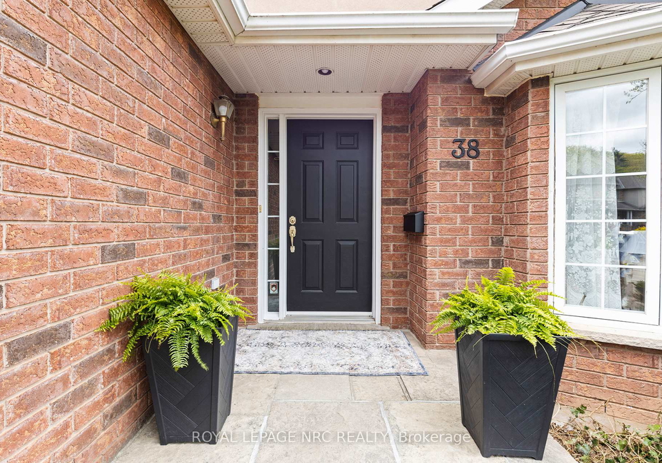 38-baker-road-s-grimsby-ontario-x12502404