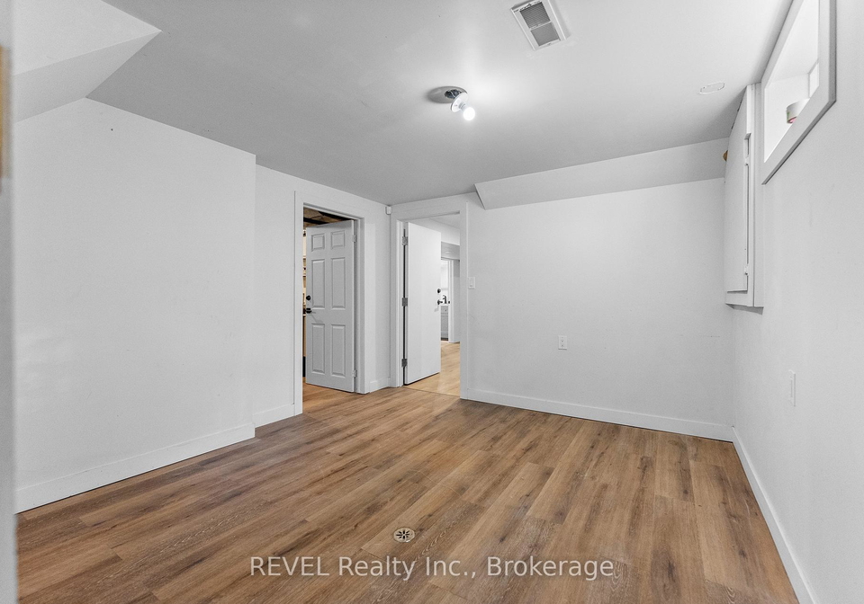 8407-mears-crescent-niagara-falls-ontario-x12502948