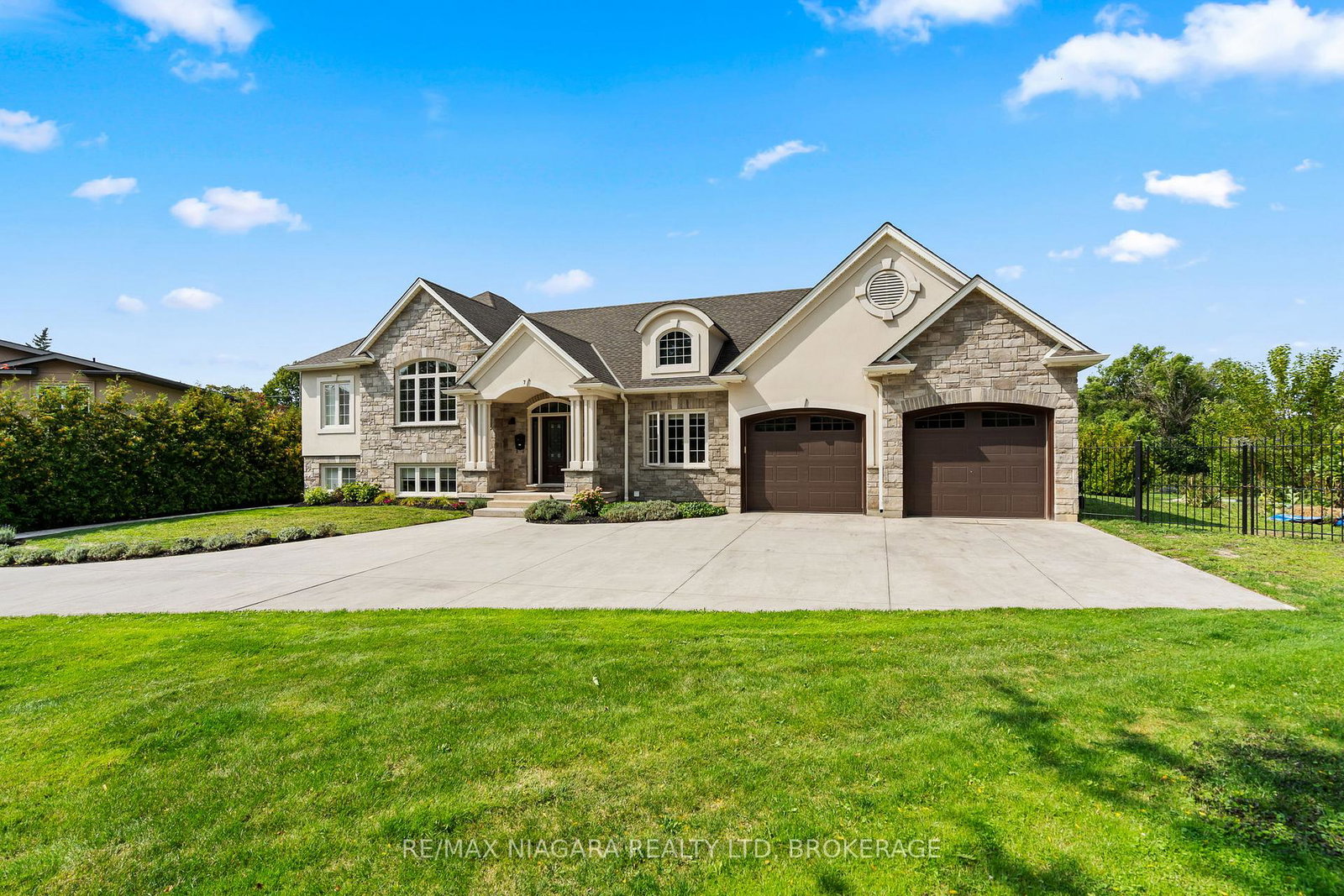 7-parklane-crescent-st-catharines-ontario-x12504768