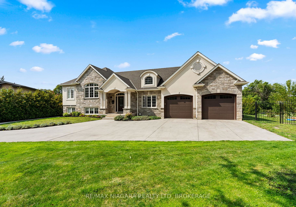 7-parklane-crescent-st-catharines-ontario-x12504768