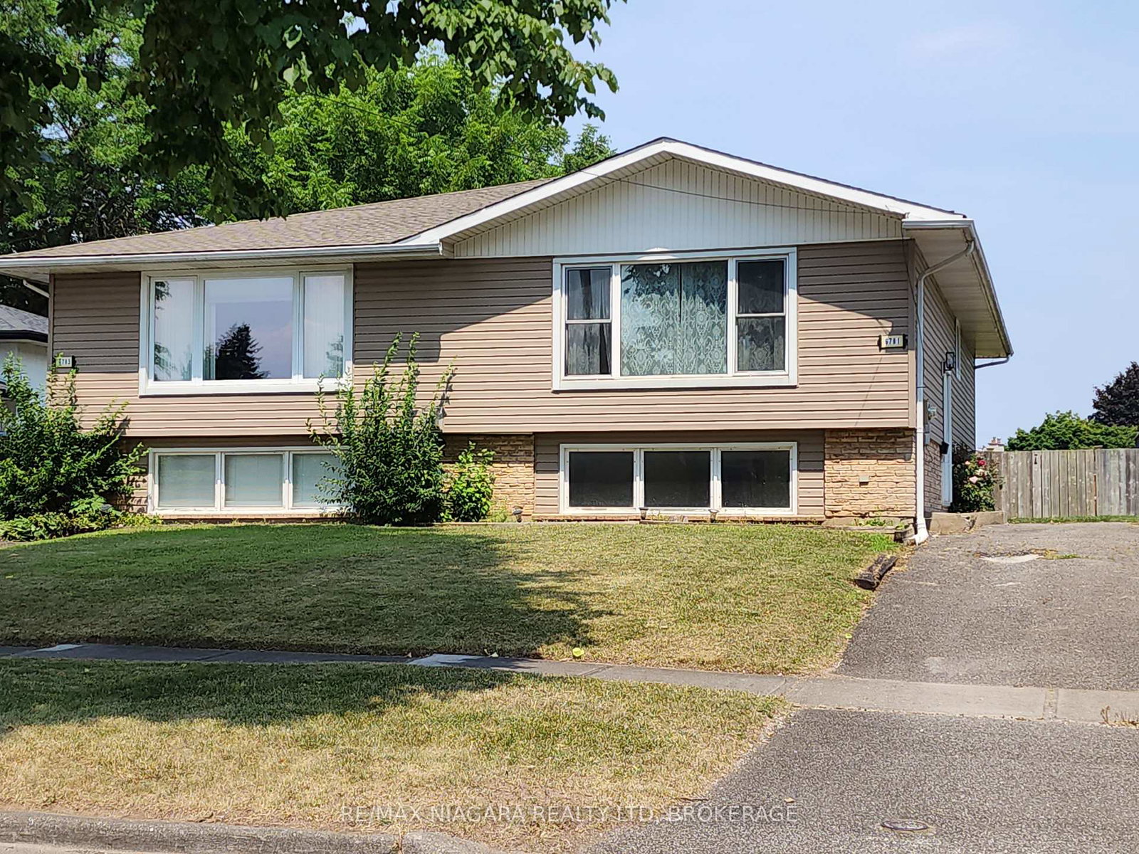 6781-dawson-street-niagara-falls-ontario-x12506402