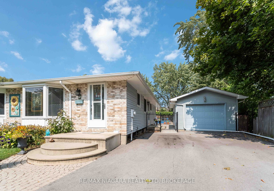 8-huntingwood-gate-st-catharines-ontario-x12506684
